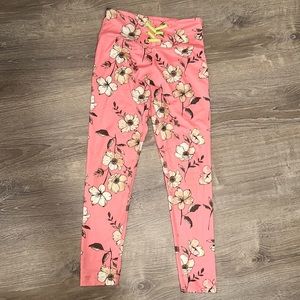 Girls leggings pink size large 12/14. Great condition!